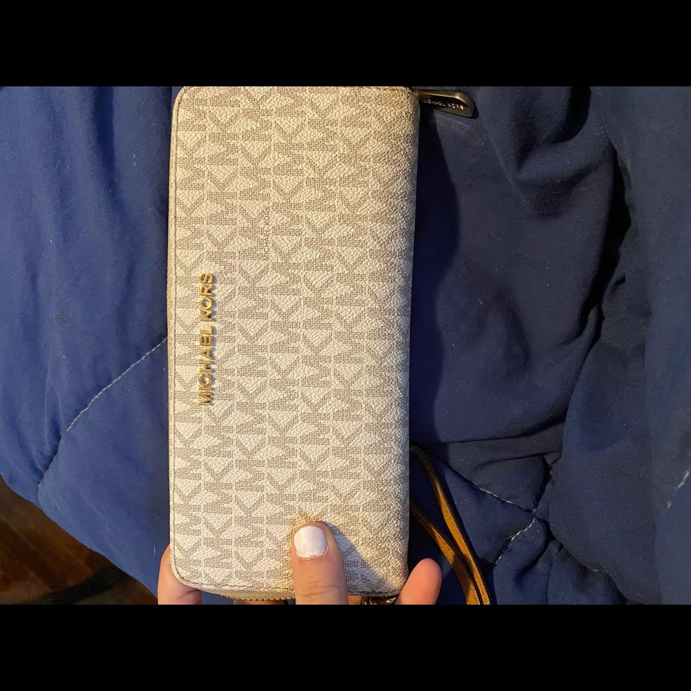 Michael Kors Wristlet